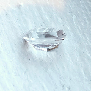 Gleaming Aqua: 1.15ct Rectangular Aquamarine - Scandinavian Gem Design