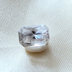 Gleaming Aqua: 1.15ct Rectangular Aquamarine - Scandinavian Gem Design