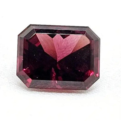 Stunning 1.25ct Red Garnet - Fiery Elegance Scandinavian Gem Design