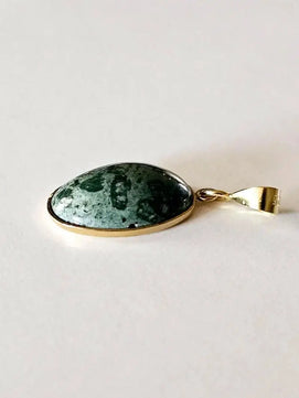 Elegant Gold Plated Pendant with Serpentine Stone - Handcrafted Jewelry Scandinavian Gem Design