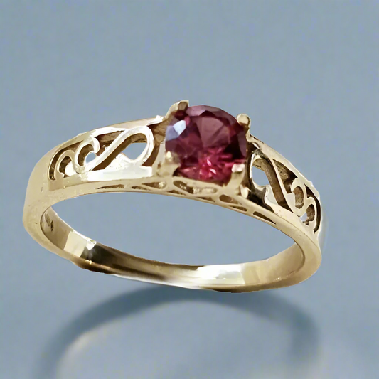 Timeless Beauty: 14ct Gold and Umbalite Garnet Ring - Unique jewelry